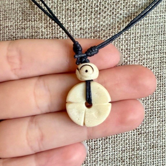 Handmade grunge bone bead necklace - Picture 3 of 3